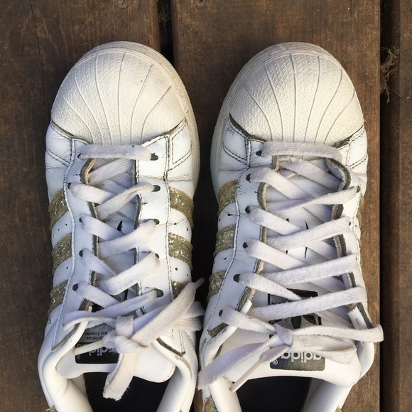 Adidas superstar shoes​​​​​​ - Picture 3 of 8